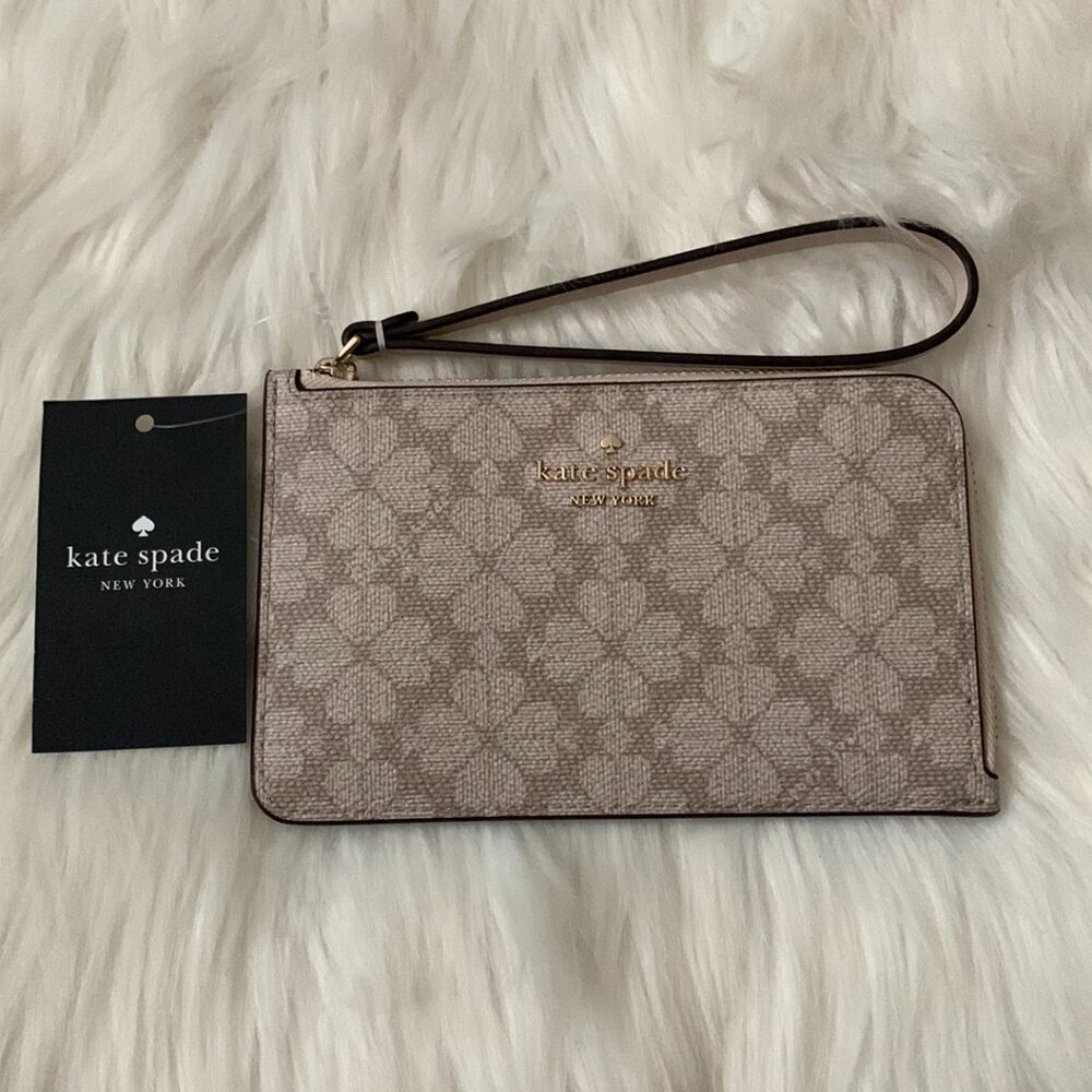 KATE SPADE Lucy Spade Flower Small L-Zip Wristlet in Dark Beige